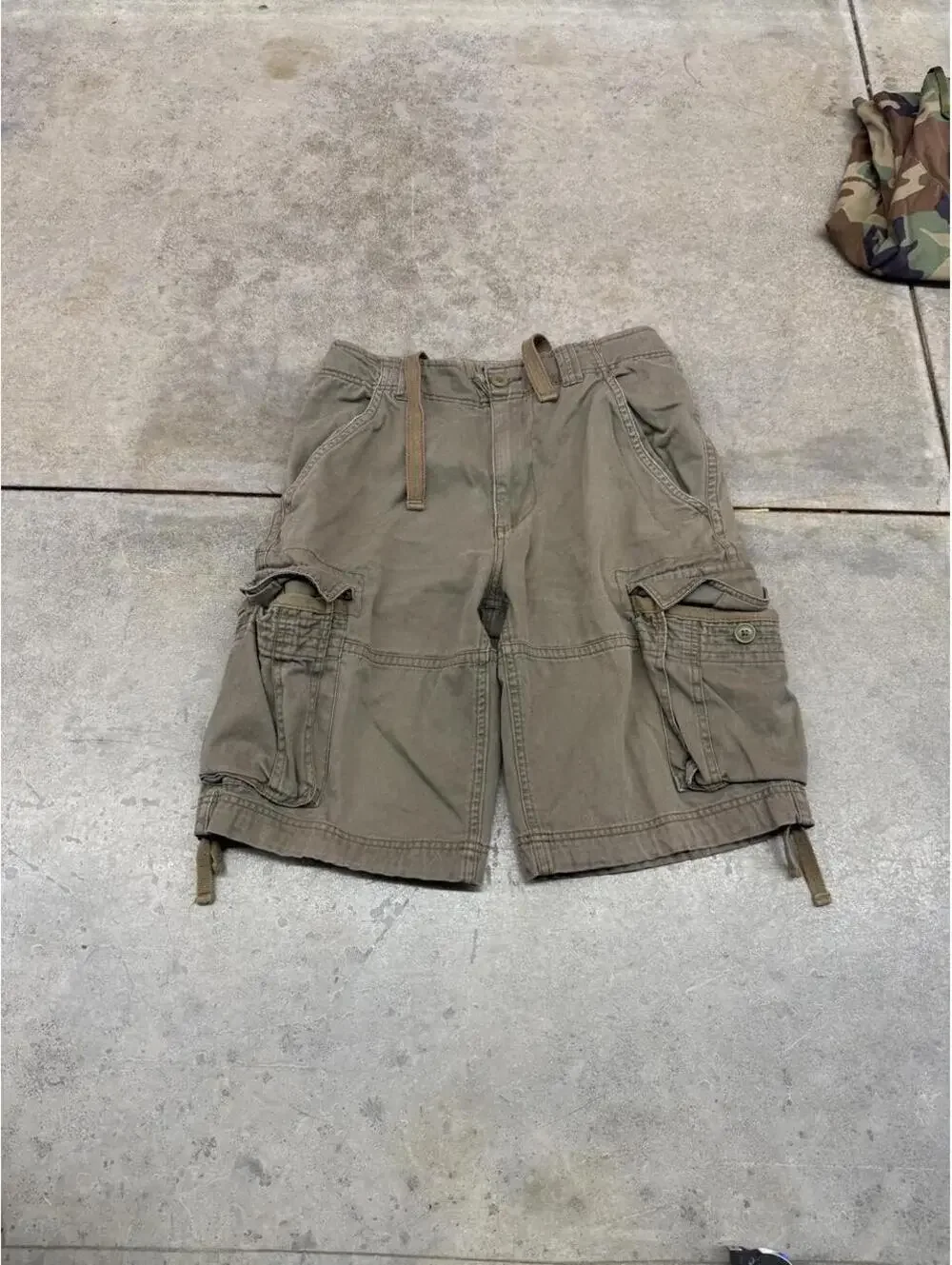 vintage no boundaries olive green cargo shorts size 30
